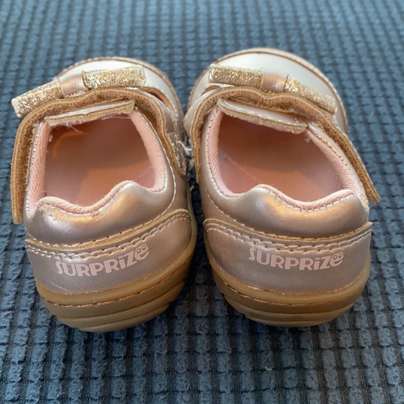 Stride Rite “Cecelia” Mary Jane shoes - Rose gold - size 3 - GUC - Picture 2 of 5